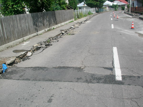 montat borduri str I Creanga  6.jpg